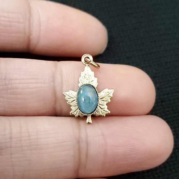 Opal Gem Gold Maple Leaf Pendant - Picture 4 of 6